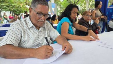 Pueblo venezolano envía cartas de apoyo al presidente Maduro y la primera dama