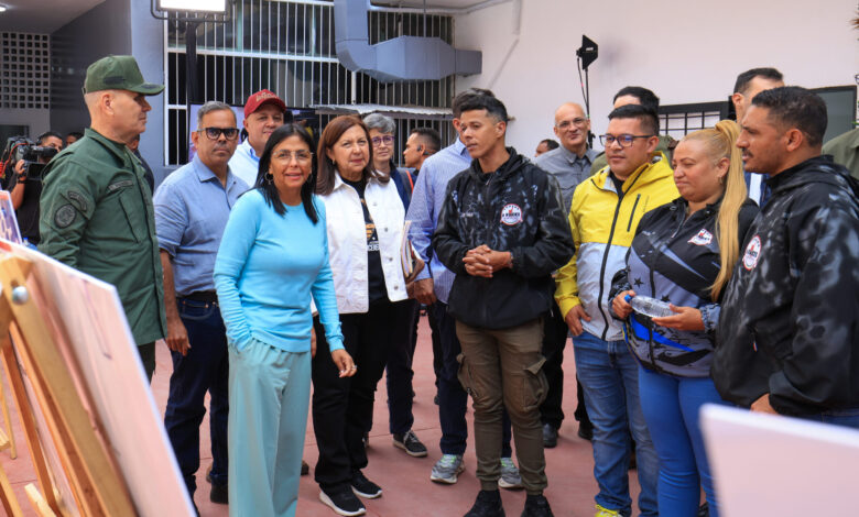 Presidenta (E) Delcy Rodríguez llama a participar en la Consulta Popular del 8M