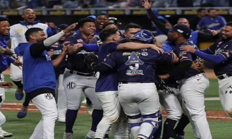 Presidenta Encargada felicita al Magallanes por su título 14 de la LVBP