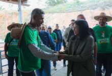 Gobierno Bolivariano ha entregado 5 mil 322 títulos de tierra a campesinos venezolanos