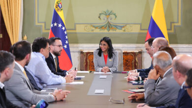 Mandataria (E) de Venezuela sostuvo reunión de trabajo con delegación de Colombia
