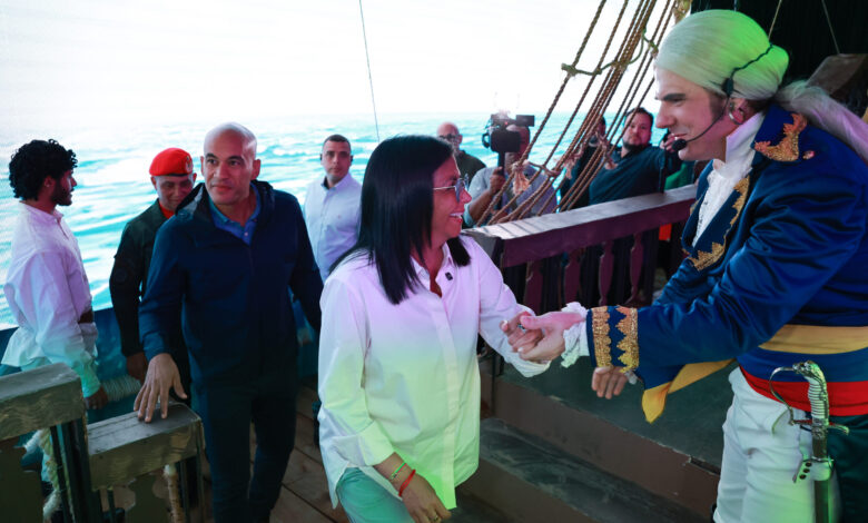 Delcy Rodríguez lideró reapertura de exposiciones históricas y tecnológicas en Caracas