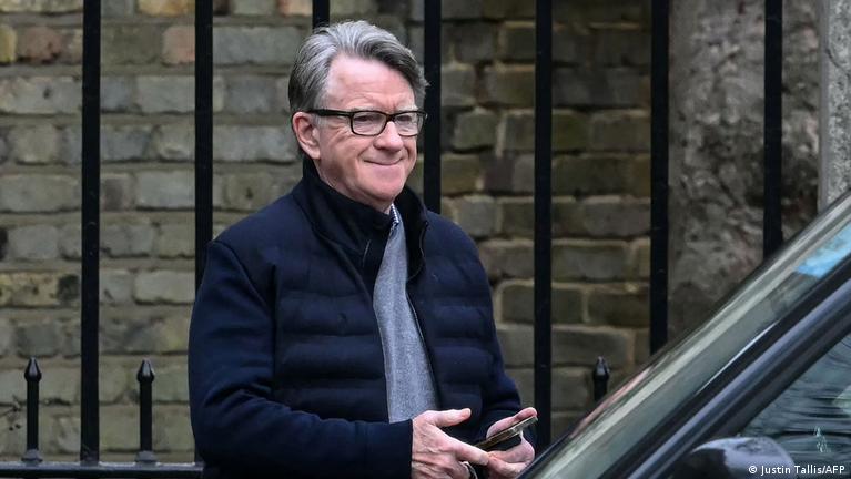 Exembajador británico Peter Mandelson fue arrestado en marco de caso Epstein