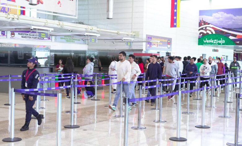 Llegan a Venezuela 134 connacionales repatriados desde EEUU