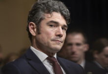 FBI investiga al exjefe antiterrorista de EE.UU. por presunta filtración de información