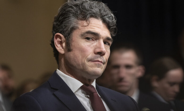 FBI investiga al exjefe antiterrorista de EE.UU. por presunta filtración de información