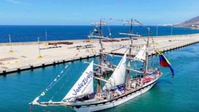 Buque Escuela Simón Bolívar llega a Granada primer destino en XXXVI Crucero de Instrucción