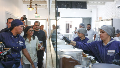Presidenta (E) visita a «Ceviche Verano»: Un emprendimiento que enaltece a la juventud