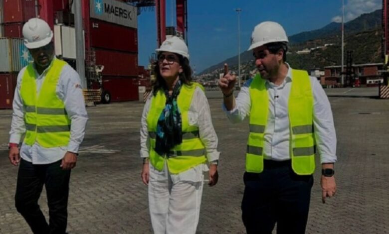 Jacqueline Farías puerto de la Guaira