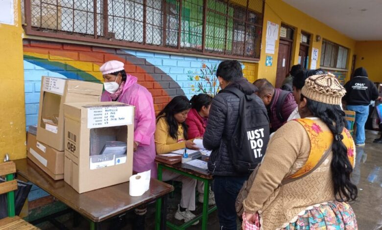 Bolivianos eligen cerca de cinco mil autoridades en comicios subnacionales
