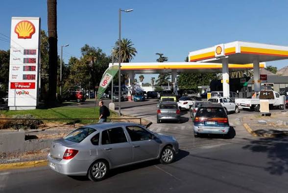 Chile: Alza de combustibles provoca largas filas en estaciones de servicio