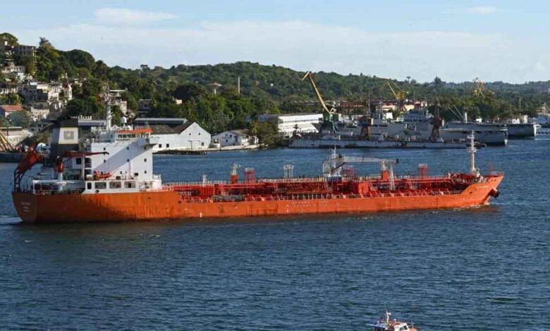 México analiza esquemas para enviar petróleo a Cuba, afirma Sheinbaum