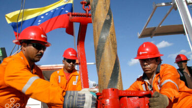 La producción petrolera de Venezuela sube un 10%