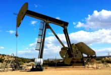 El petróleo de Texas repunta más de un 4% y el Brent vuelve a superar los 100 dólares