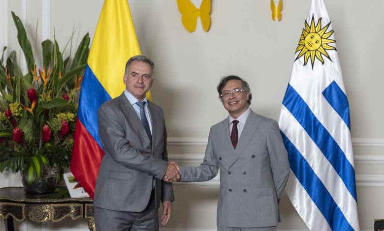 Colombia entregó presidencia por tempore de Celac a Uruguay