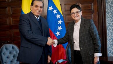 Orlando Maniglia presenta Copias de Estilo ante Cancillería colombiana