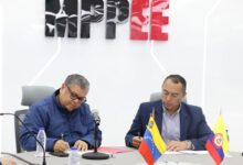 Venezuela y Colombia firman una acuerdo para reactivar la conexión eléctrica