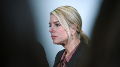 Trump evalúa destituir a Pam Bondi de la Fiscalía General, según CNN