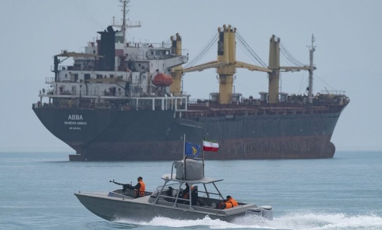 El CGRI incauta un barco sospechoso de colaborar con el Ejército de EE. UU.