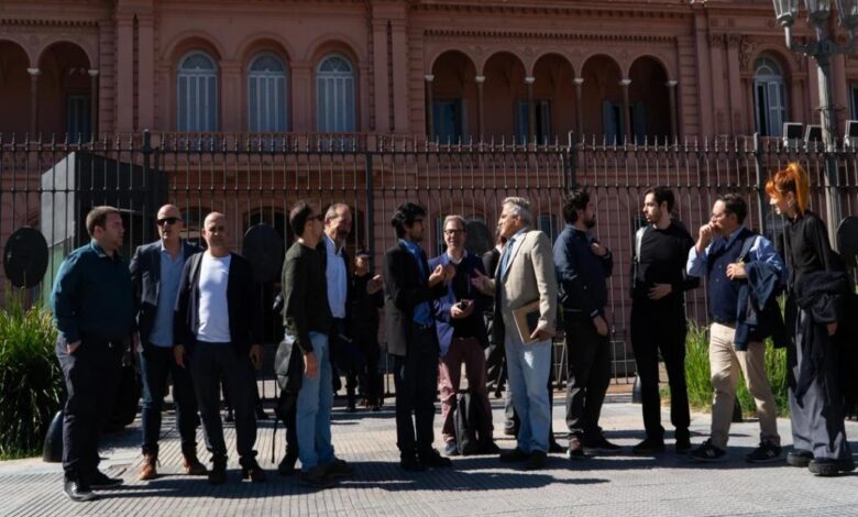 Milei denunciado en tribunales por cerrar Casa Rosada a periodistas