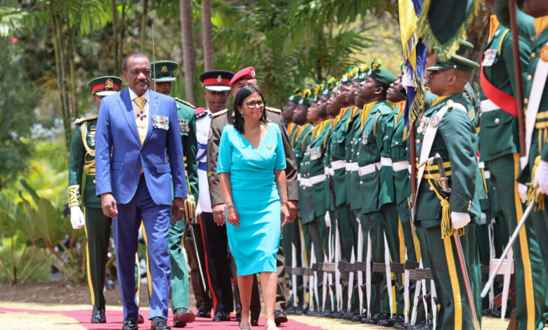 Presidenta (E) Delcy Rodríguez inicia agenda de este lunes en Barbados