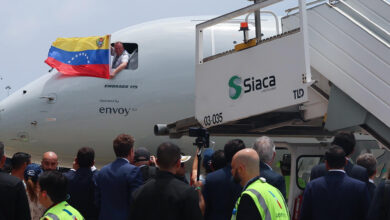 Aterriza en Venezuela primer vuelo comercial directo desde EEUU