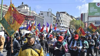 Campesinos continúan marcha contra latifundio en Bolivia