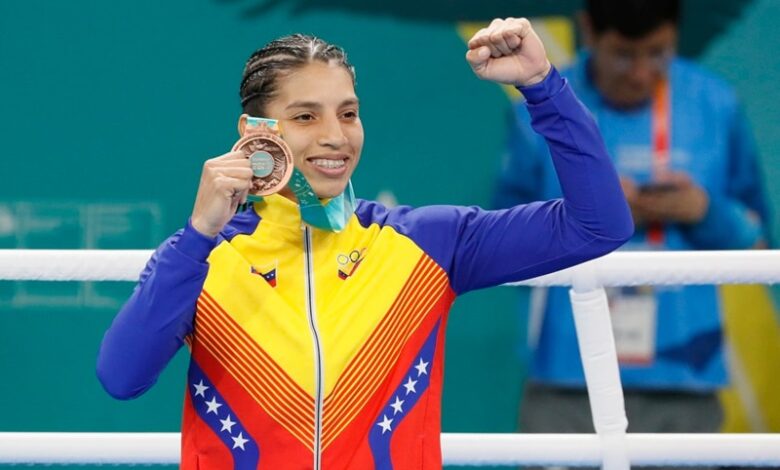 Venezolana Omailyn Alcalá campeona mundial de boxeo