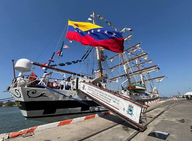 Buque Escuela Simón Bolívar avanza hacia México con mensaje de paz