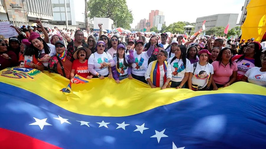 Mujeres en Caracas repudiaron agresión racista contra la mandataria (E ...