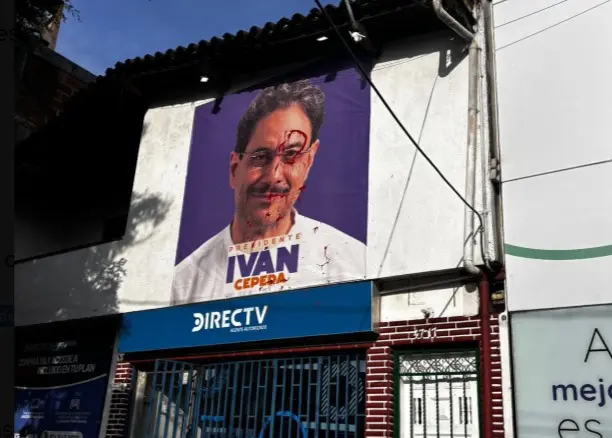 Vandalizan sede del comando de campaña de Iván Cepeda en Medellín