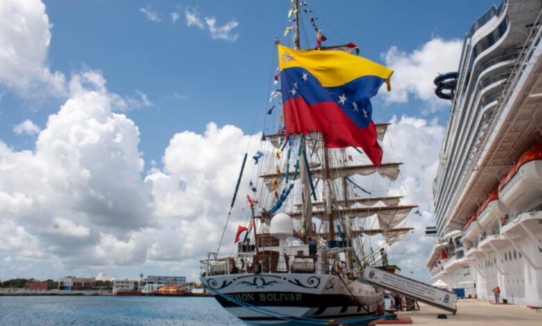 Buque Escuela Simón Bolívar culmina visita oficial en Cozumel