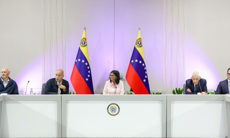 Presidenta (E) lidera Mesa de Diálogo para avanzar en consensos laborales y productivos