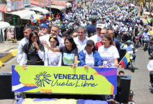 Presidenta (E) Delcy Rodríguez lidera Gran Peregrinación con nutrida caravana en Anzoátegui