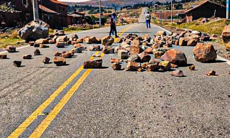 Reportan en Bolivia incremento de bloqueos en siete departamentos