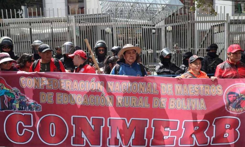 Protestas multisectoriales matizan Día del Trabajador en Bolivia y Ecuador