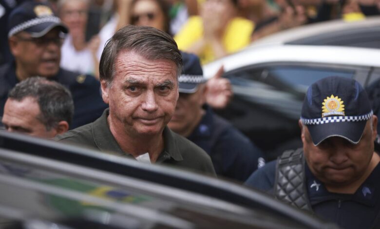 Bolsonaro deja el hospital y regresa a prisión domiciliaria