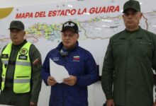 Autoridades venezolanas restringen acceso a La Guaira para facilitar rescates