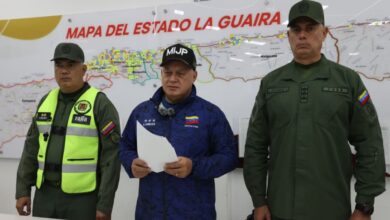 Autoridades venezolanas restringen acceso a La Guaira para facilitar rescates