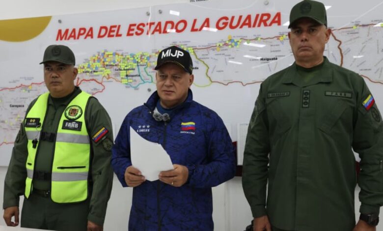 Autoridades venezolanas restringen acceso a La Guaira para facilitar rescates