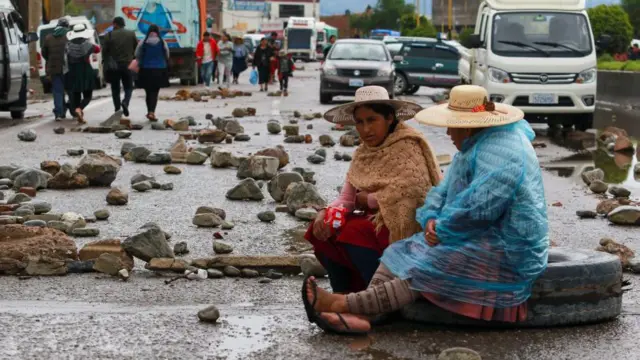 Bolivia inicia junio con más de 90 puntos de bloqueo, exigiendo renuncia del presidente