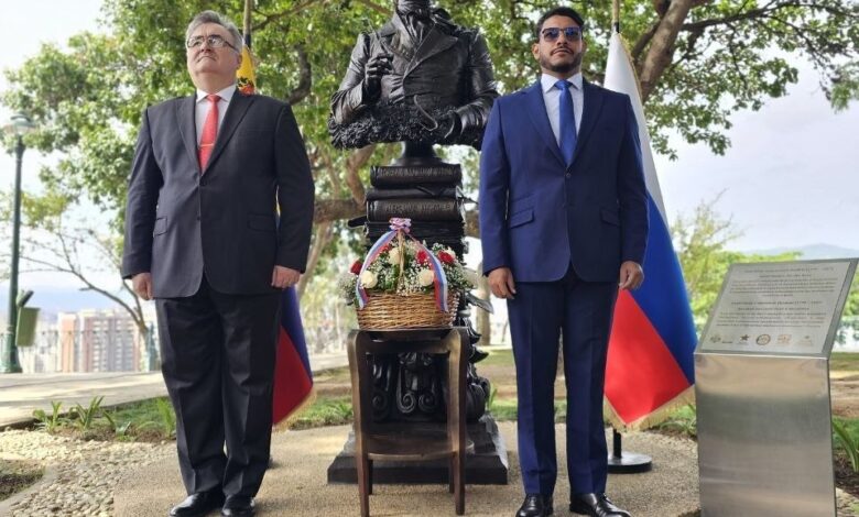 En Caracas con ofrenda ante busto de Alexandr Pushkin celebran Día de la Lengua Rusa