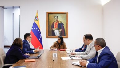 Mandataria (E) Delcy Rodríguez sostuvo reunión con equipo económico y el Motor Hidrocarburos