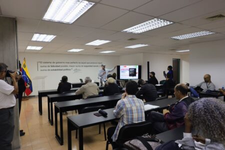 Cesb dicta taller que repiensa la independencia americana como un debate permanente