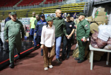 Presidenta (E) Delcy Rodríguez visita centro de acopio en Complejo Deportivo José María Vargas