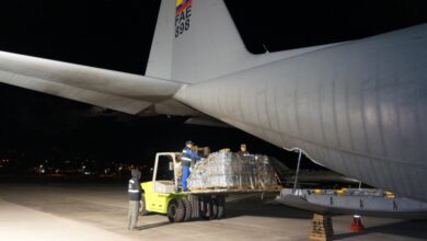 Ecuador envía primer vuelo con ayuda a Venezuela tras terremotos