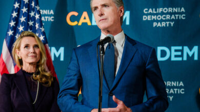 El gobernador de California acusa a Trump de investigarlo por "venganza"