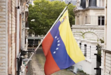 Embajada venezolana en Francia abre libro de condolencias
