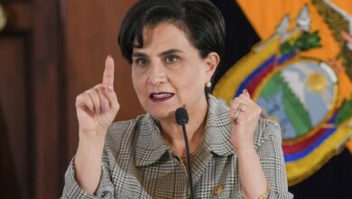 Renuncia la canciller de Ecuador por motivos personales y de salud