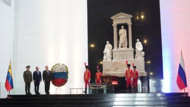 Venezuela conmemora Día Nacional de Rusia con ofrenda floral ante El Libertador